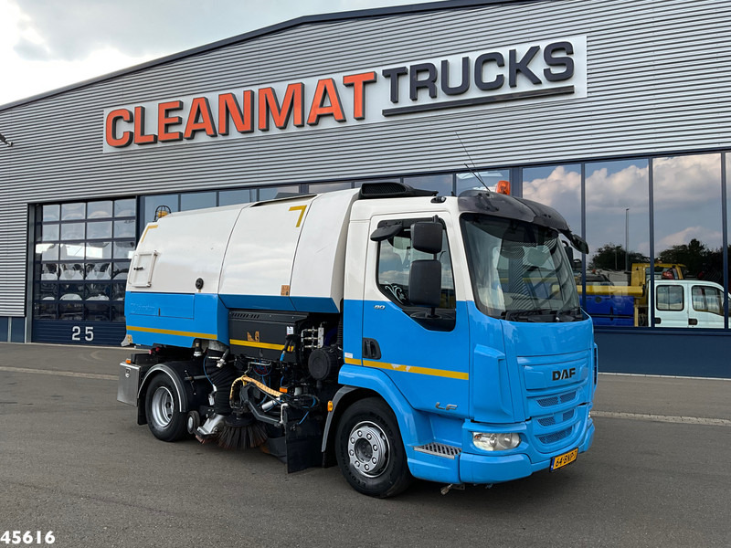 DAF FA LF 180 Euro 6 Johnston VS502 Just 138.807 km! - Balayeuse de voirie: photos 3 DAF FA LF 180 Euro 6 Johnston VS502 Just 138.807 km! - Balayeuse de voirie: photos 3