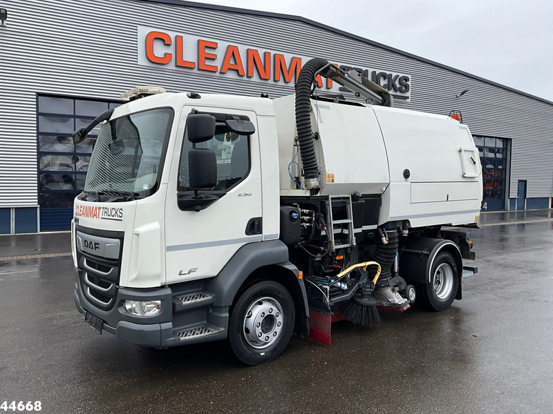 DAF FA LF 230 Euro 6 Johnston VT652 Just 87.278 km! - Balayeuse de voirie: photos 3 DAF FA LF 230 Euro 6 Johnston VT652 Just 87.278 km! - Balayeuse de voirie: photos 3