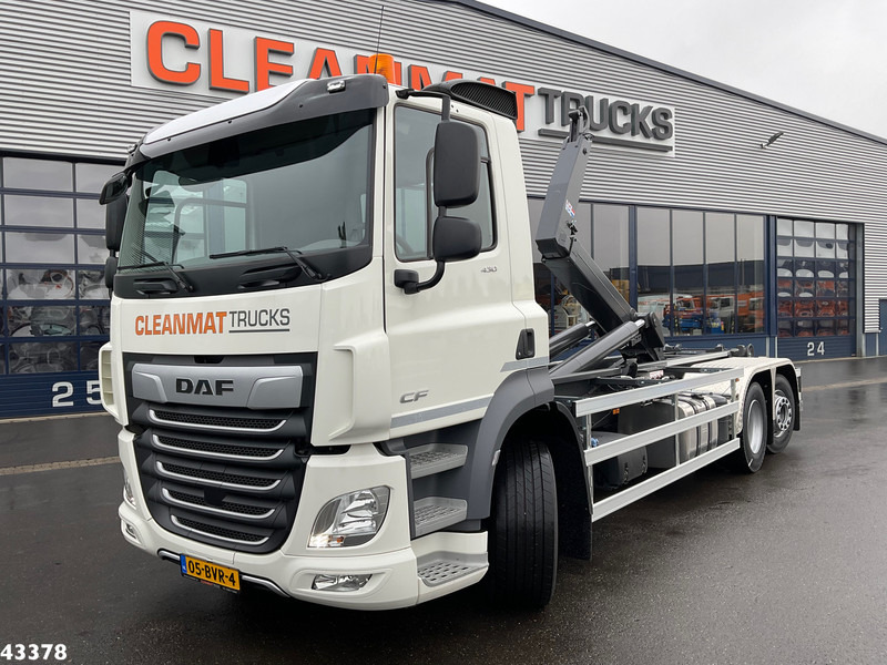 DAF FAN CF 430 VDL 21 Ton haakarmsysteem - Camion ampliroll: photos 1 DAF FAN CF 430 VDL 21 Ton haakarmsysteem - Camion ampliroll: photos 1