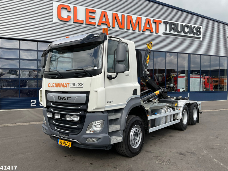 DAF FAT CF 480 6x4 Hyvalift 20 Ton haakarmsysteem - Camion ampliroll: photos 1 DAF FAT CF 480 6x4 Hyvalift 20 Ton haakarmsysteem - Camion ampliroll: photos 1
