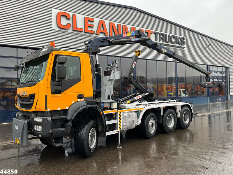 Iveco Trakker AD380T41W 8x6 Euro 6 HMF 19 Tonmeter Z-kraan - Camion ampliroll, Camion grue: photos 1 Iveco Trakker AD380T41W 8x6 Euro 6 HMF 19 Tonmeter Z-kraan - Camion ampliroll, Camion grue: photos 1