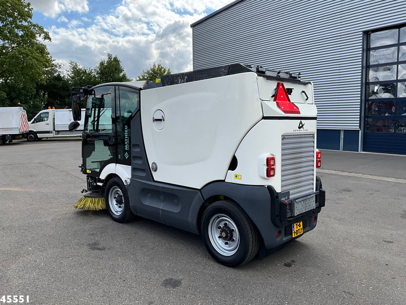 Mathieu MC 210 Azura Flex Euro 6 - Balayeuse de voirie: photos 5 Mathieu MC 210 Azura Flex Euro 6 - Balayeuse de voirie: photos 5