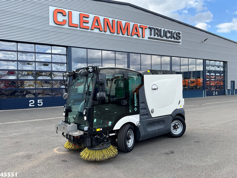 Mathieu MC 210 Azura Flex Euro 6 - Balayeuse de voirie: photos 3 Mathieu MC 210 Azura Flex Euro 6 - Balayeuse de voirie: photos 3
