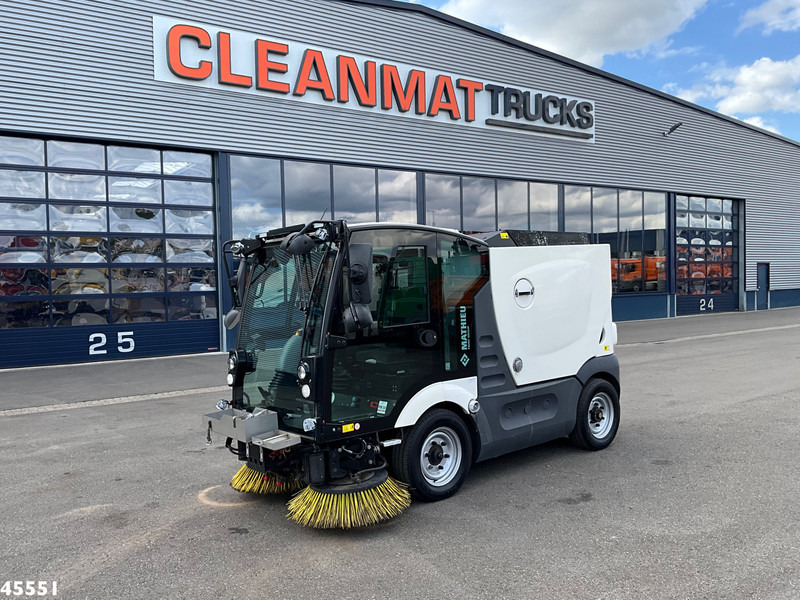 Mathieu MC 210 Azura Flex Euro 6 - Balayeuse de voirie: photos 4 Mathieu MC 210 Azura Flex Euro 6 - Balayeuse de voirie: photos 4