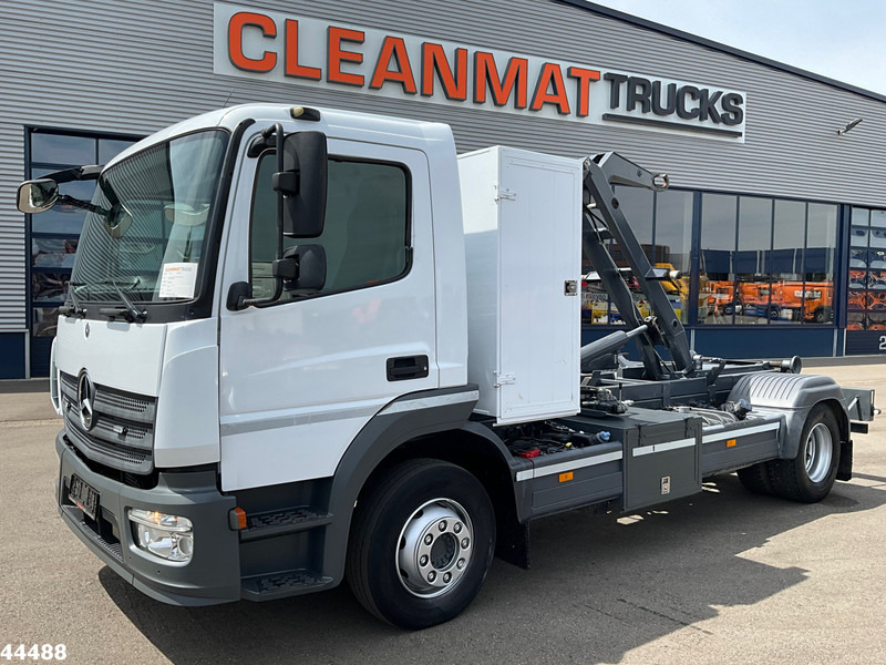 Mercedes-Benz Atego 1218 Euro 6 Manual 7 Ton haakarmsysteem - Camion ampliroll: photos 1 Mercedes-Benz Atego 1218 Euro 6 Manual 7 Ton haakarmsysteem - Camion ampliroll: photos 1