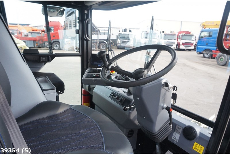 Ravo 560 STH met 3-de borstel - Balayeuse de voirie: photos 5 Ravo 560 STH met 3-de borstel - Balayeuse de voirie: photos 5