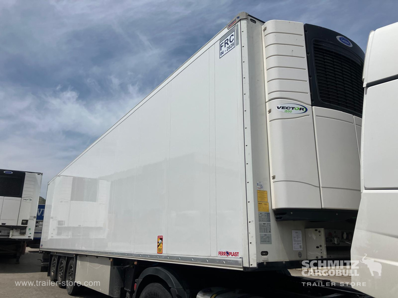 SCHMITZ Semiremolque Frigo Standard Double deck - Semi-remorque isothermique: photos 1 SCHMITZ Semiremolque Frigo Standard Double deck - Semi-remorque isothermique: photos 1