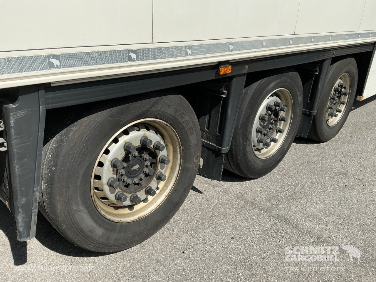 SCHMITZ Reefer Meat hanging system - Semi-remorque isothermique: photos 3 SCHMITZ Reefer Meat hanging system - Semi-remorque isothermique: photos 3