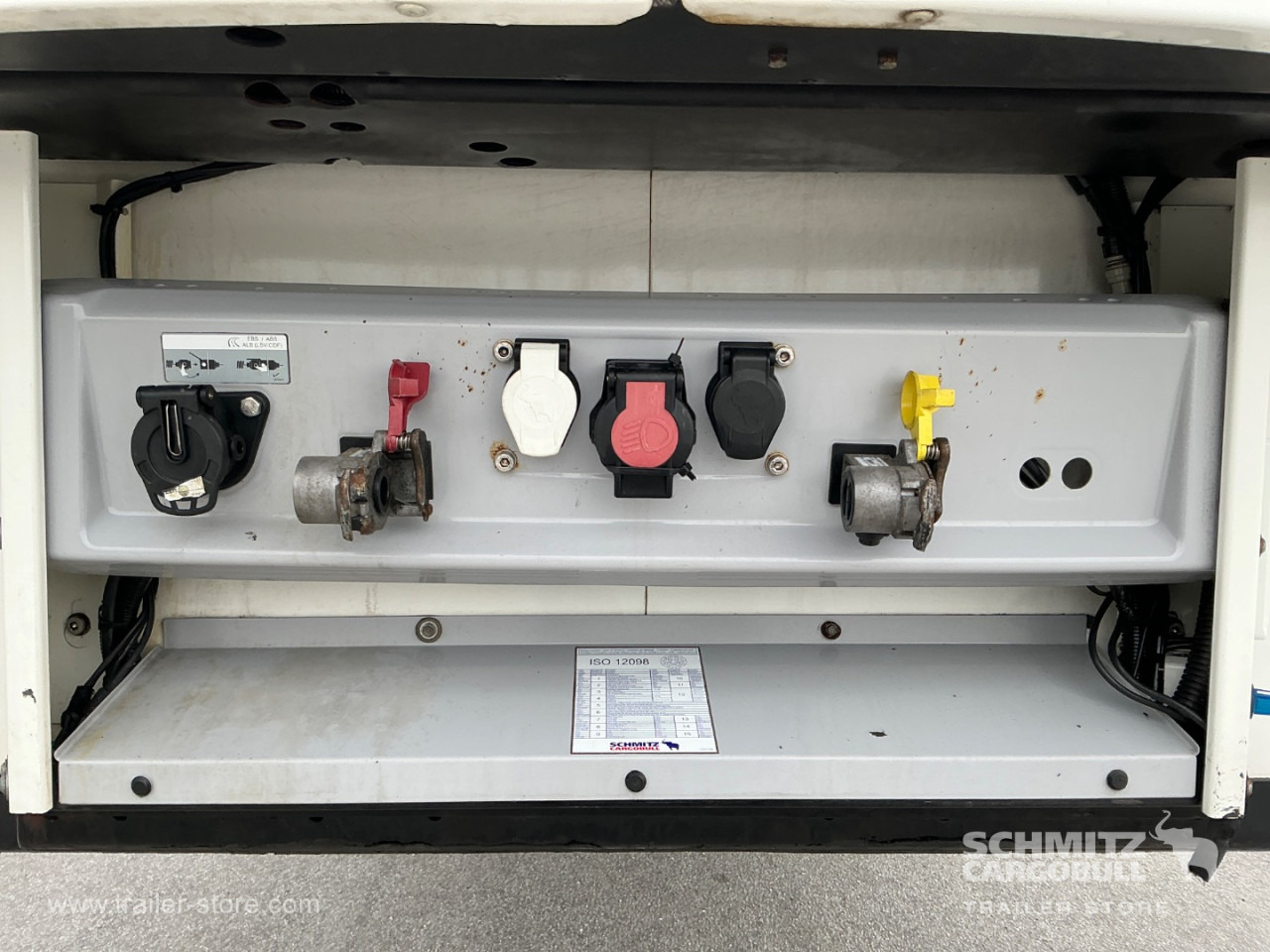 SCHMITZ Reefer Meat hanging system - Semi-remorque isothermique: photos 4 SCHMITZ Reefer Meat hanging system - Semi-remorque isothermique: photos 4