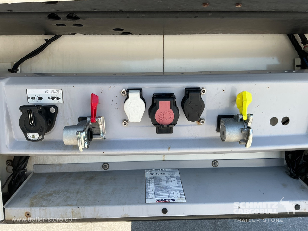 SCHMITZ Reefer Meat hanging system - Semi-remorque isothermique: photos 4 SCHMITZ Reefer Meat hanging system - Semi-remorque isothermique: photos 4