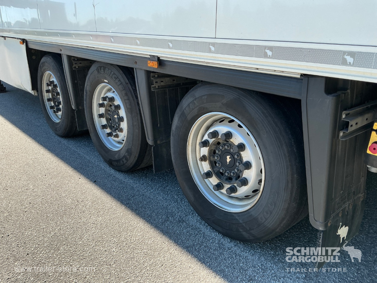 SCHMITZ Reefer Meat hanging system - Semi-remorque isothermique: photos 5 SCHMITZ Reefer Meat hanging system - Semi-remorque isothermique: photos 5