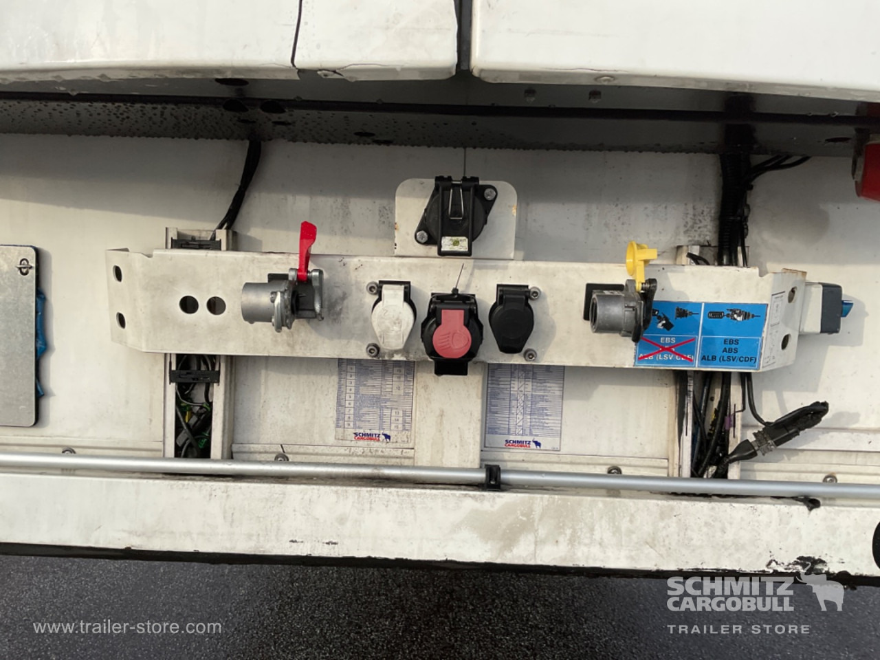 SCHMITZ Reefer Multitemp Double deck - Semi-remorque isothermique: photos 4 SCHMITZ Reefer Multitemp Double deck - Semi-remorque isothermique: photos 4