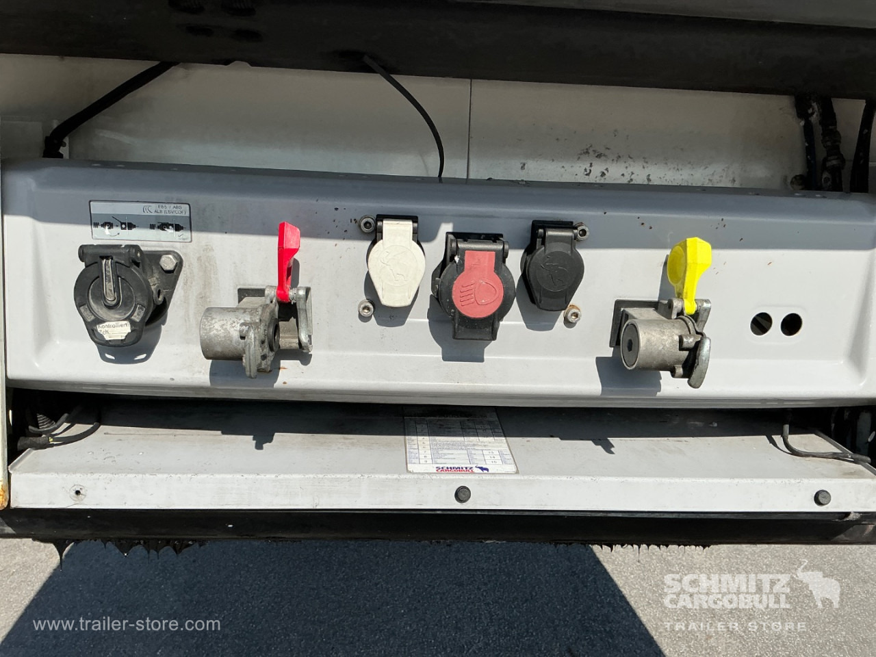 SCHMITZ Reefer Multitemp Double deck - Semi-remorque isothermique: photos 4 SCHMITZ Reefer Multitemp Double deck - Semi-remorque isothermique: photos 4
