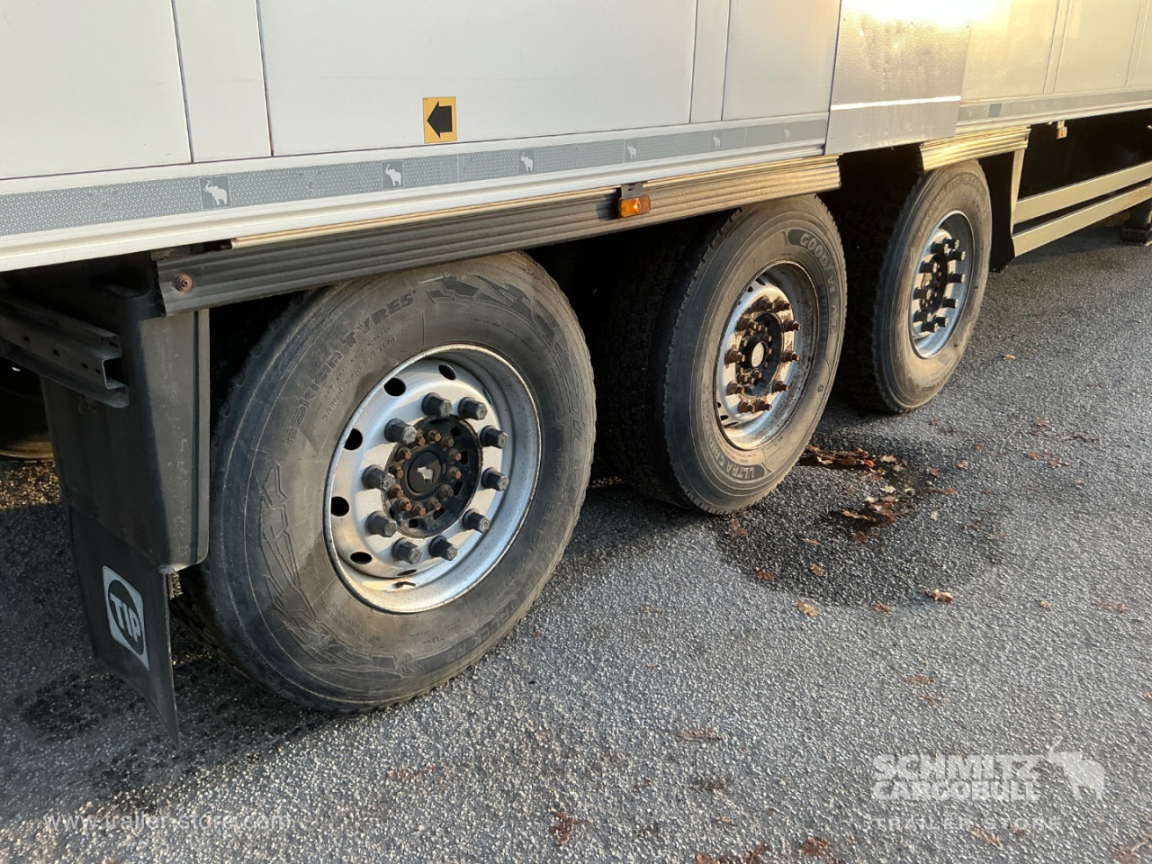 SCHMITZ Reefer Standard Double deck - Semi-remorque isothermique: photos 3 SCHMITZ Reefer Standard Double deck - Semi-remorque isothermique: photos 3