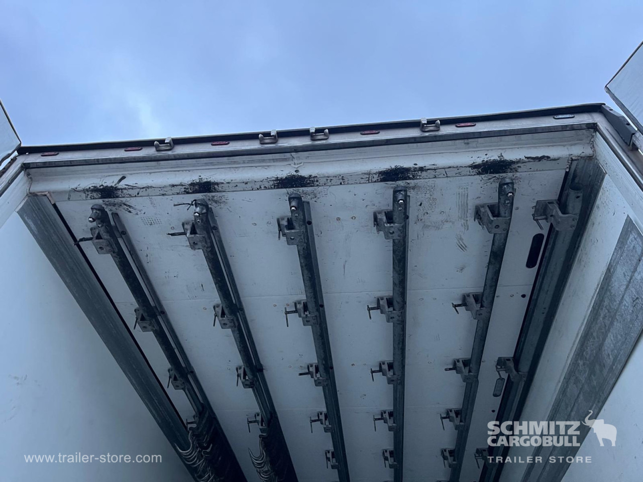 SCHMITZ Reefer Meat hanging system - Semi-remorque isothermique: photos 2 SCHMITZ Reefer Meat hanging system - Semi-remorque isothermique: photos 2