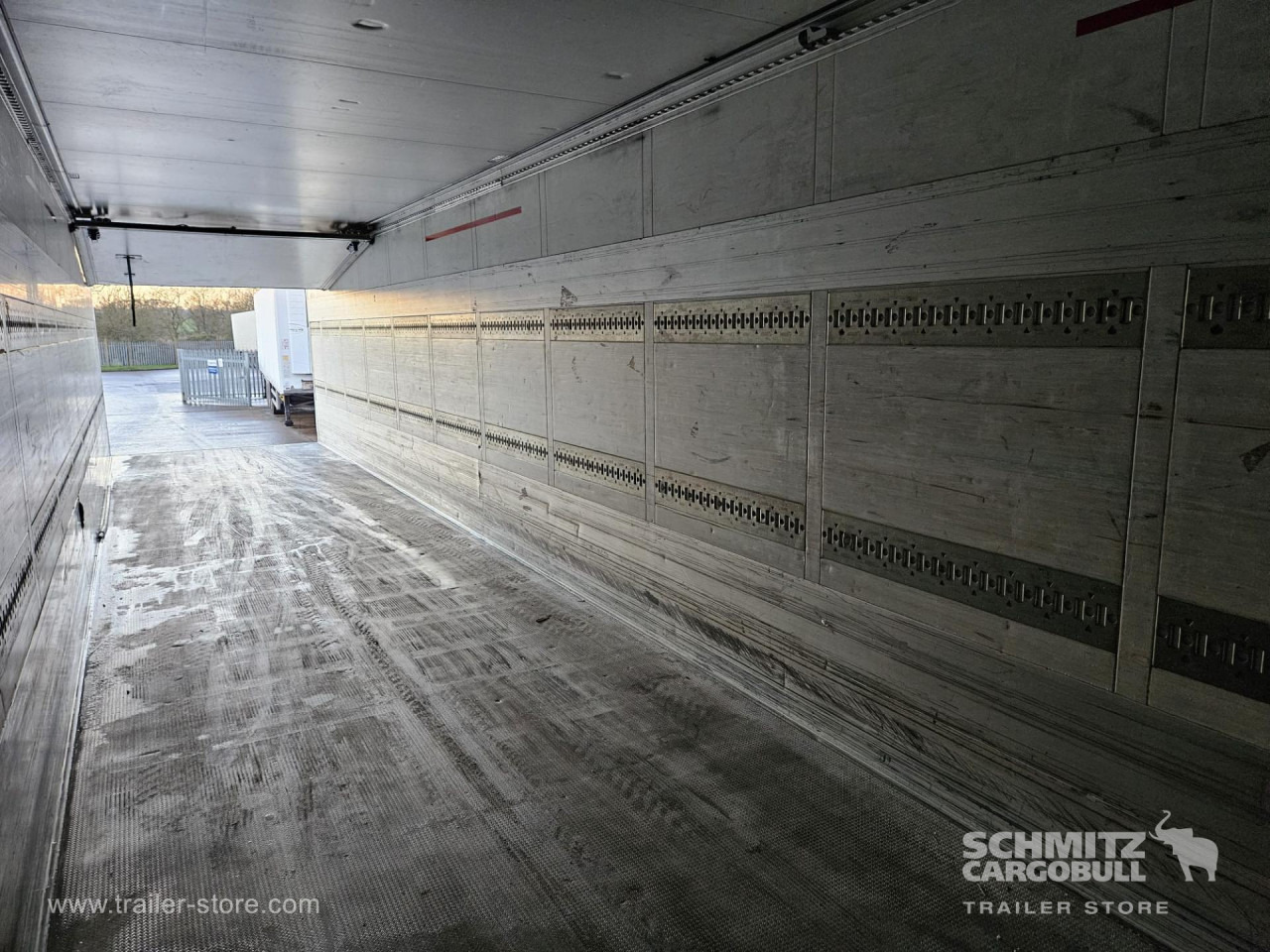 SCHMITZ Reefer Multitemp - Semi-remorque isothermique: photos 3 SCHMITZ Reefer Multitemp - Semi-remorque isothermique: photos 3