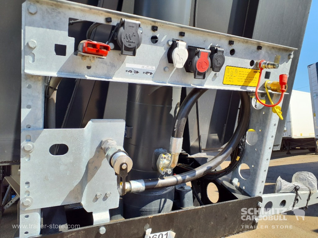 SCHMITZ Tipper Alu-square sided body 55m³ - Semi-remorque benne: photos 4 SCHMITZ Tipper Alu-square sided body 55m³ - Semi-remorque benne: photos 4