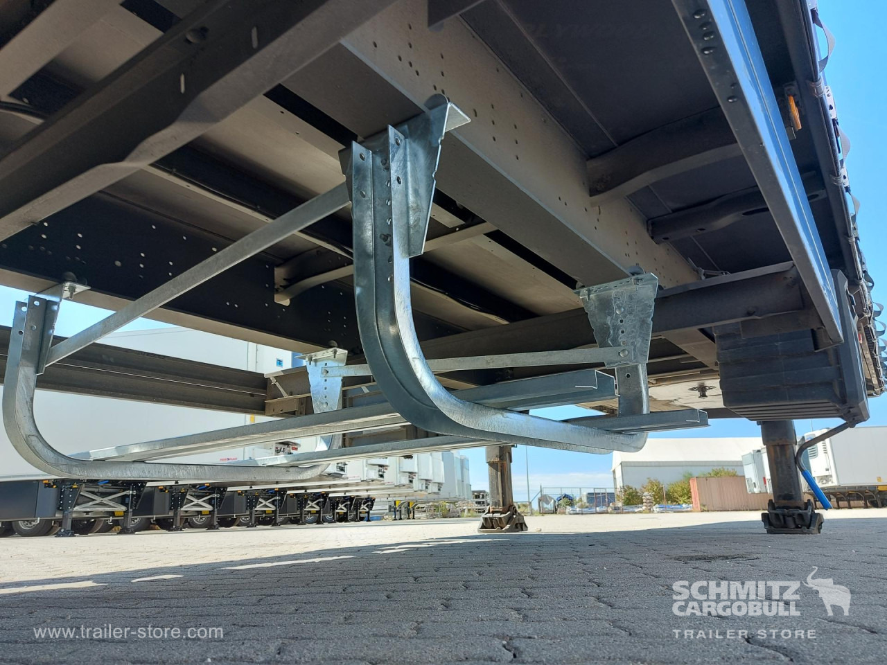 SCHMITZ Curtainsider Mega - Semi-remorque rideaux coulissants: photos 4 SCHMITZ Curtainsider Mega - Semi-remorque rideaux coulissants: photos 4