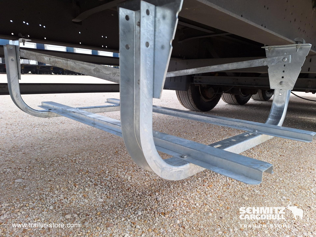 SCHMITZ Curtainsider Mega - Semi-remorque rideaux coulissants: photos 2 SCHMITZ Curtainsider Mega - Semi-remorque rideaux coulissants: photos 2