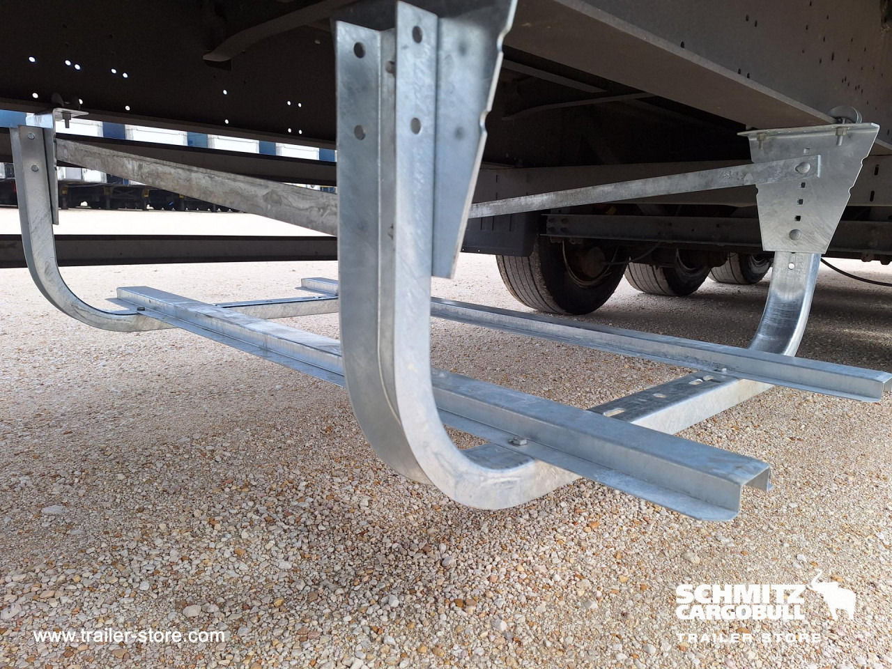 SCHMITZ Curtainsider Mega - Semi-remorque rideaux coulissants: photos 4 SCHMITZ Curtainsider Mega - Semi-remorque rideaux coulissants: photos 4