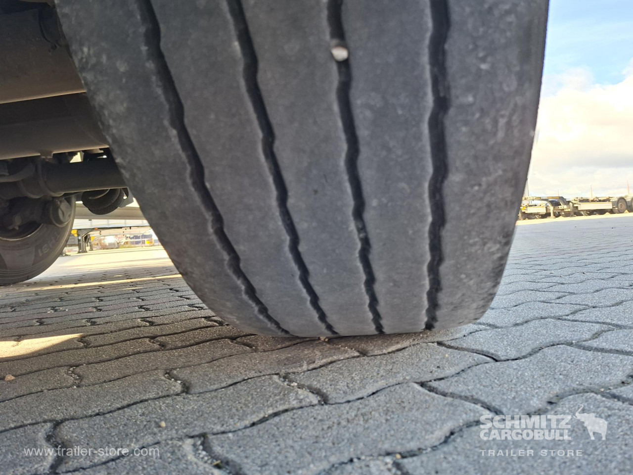 SCHMITZ Reefer Multitemp - Semi-remorque isothermique: photos 3 SCHMITZ Reefer Multitemp - Semi-remorque isothermique: photos 3