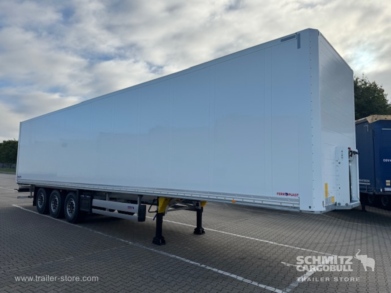 SCHMITZ Oplegger Kasten Standard Roller shutter door - Semi-remorque fourgon: photos 4 SCHMITZ Oplegger Kasten Standard Roller shutter door - Semi-remorque fourgon: photos 4