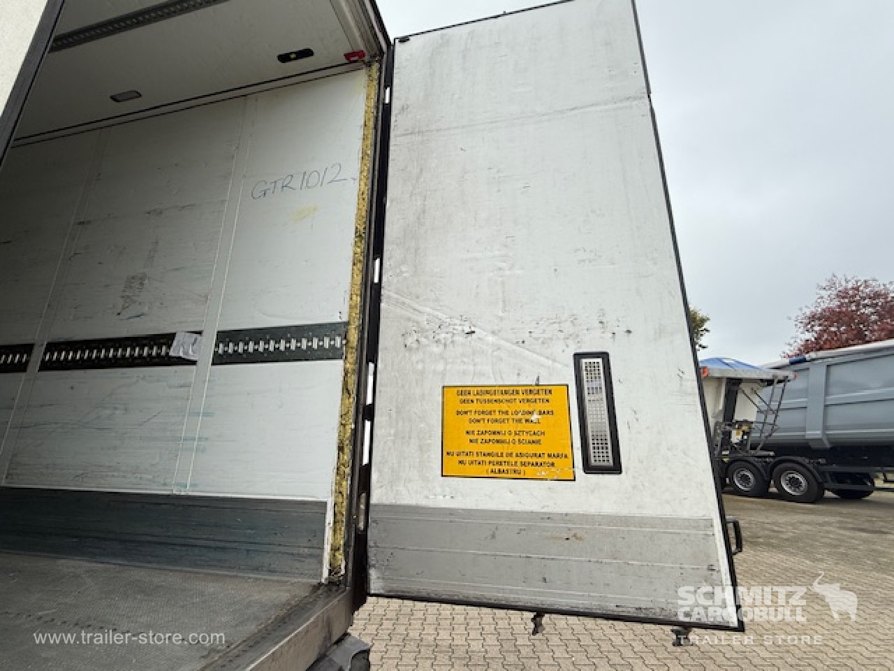 SCHMITZ Oplegger Vries Standard - Semi-remorque isothermique: photos 4 SCHMITZ Oplegger Vries Standard - Semi-remorque isothermique: photos 4