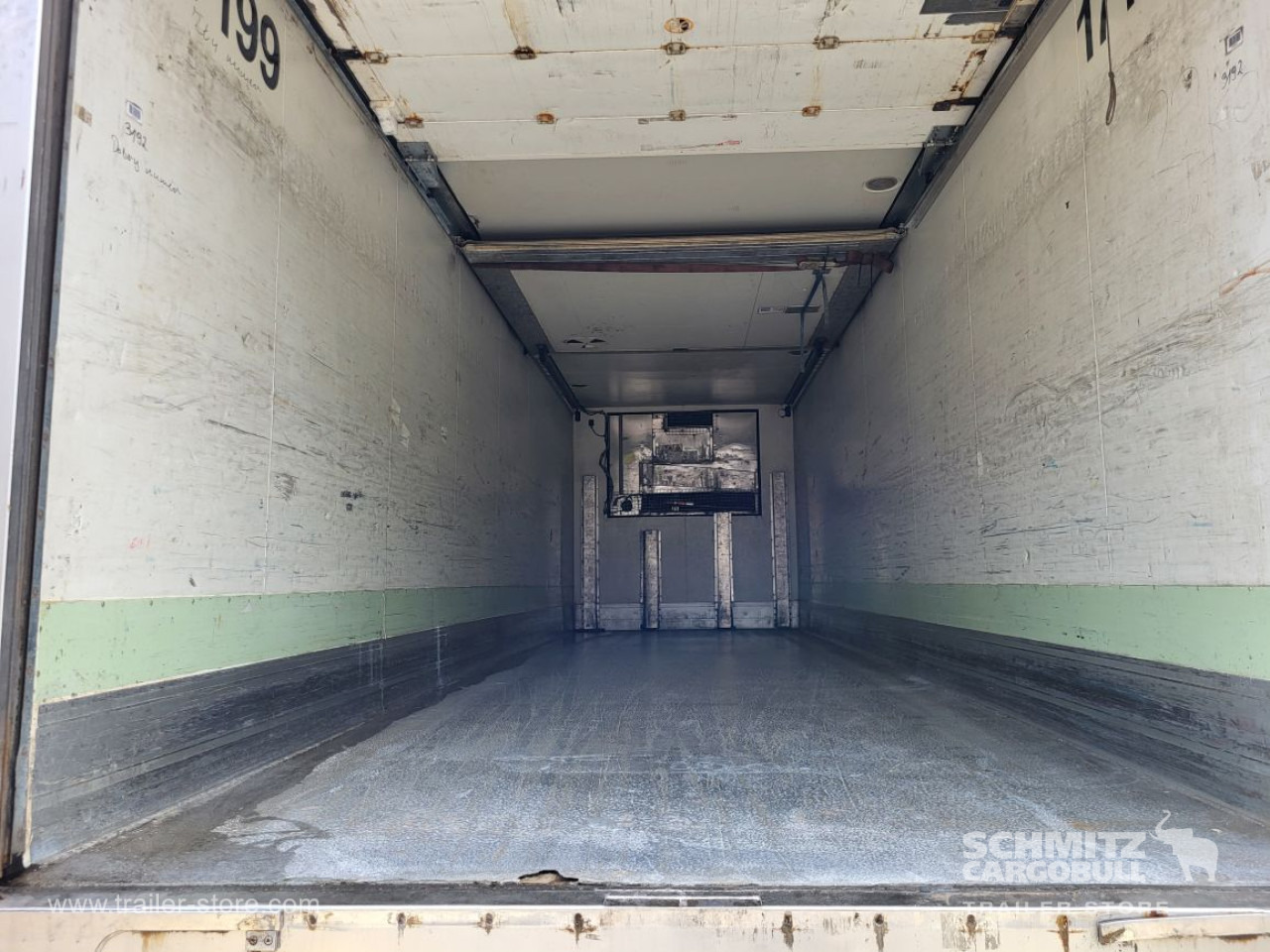 SCHMITZ Insulated/refrigerated box Taillift - Semi-remorque frigorifique: photos 3 SCHMITZ Insulated/refrigerated box Taillift - Semi-remorque frigorifique: photos 3
