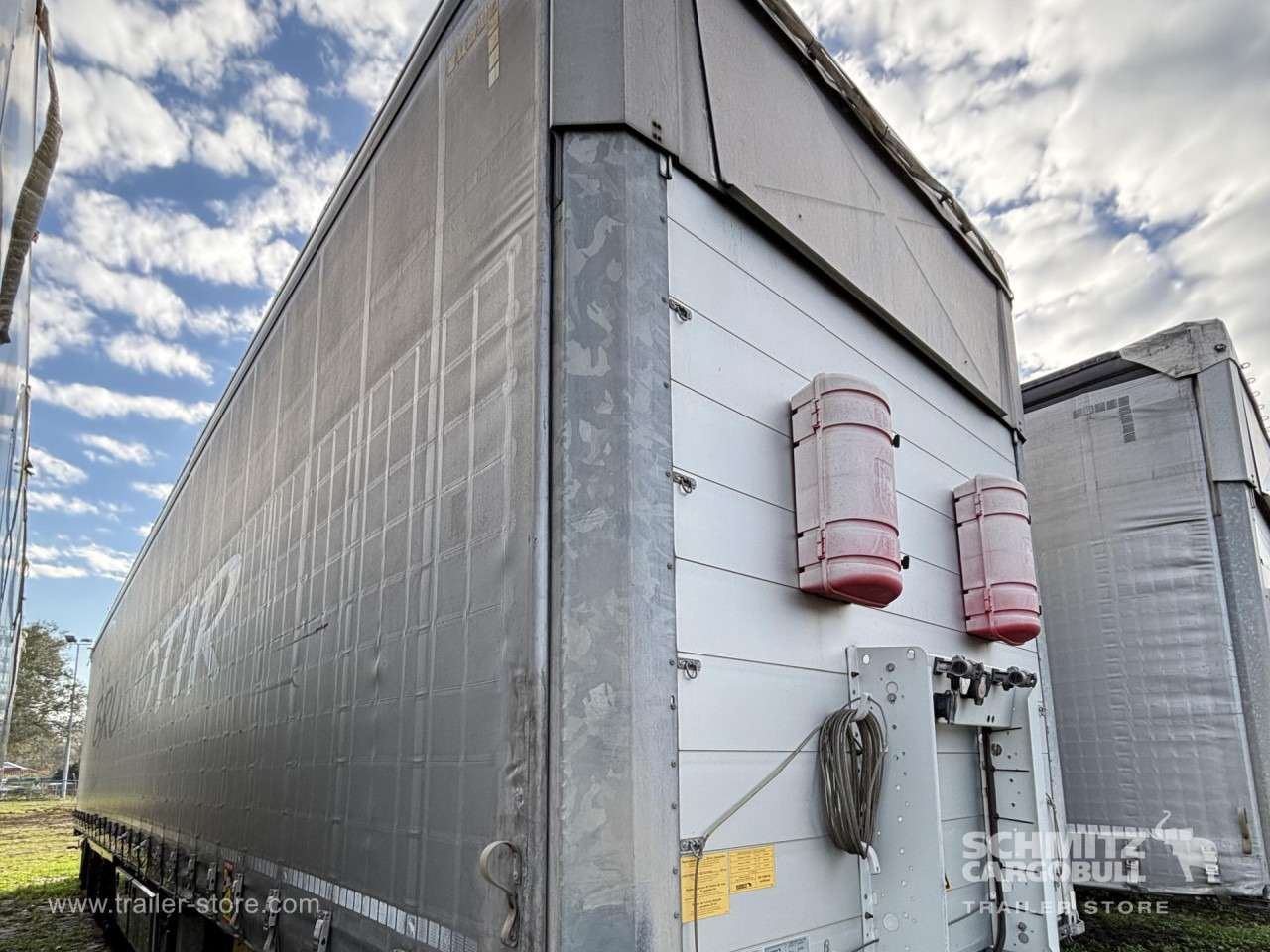 SCHMITZ Curtainsider Varios - Semi-remorque rideaux coulissants: photos 1 SCHMITZ Curtainsider Varios - Semi-remorque rideaux coulissants: photos 1