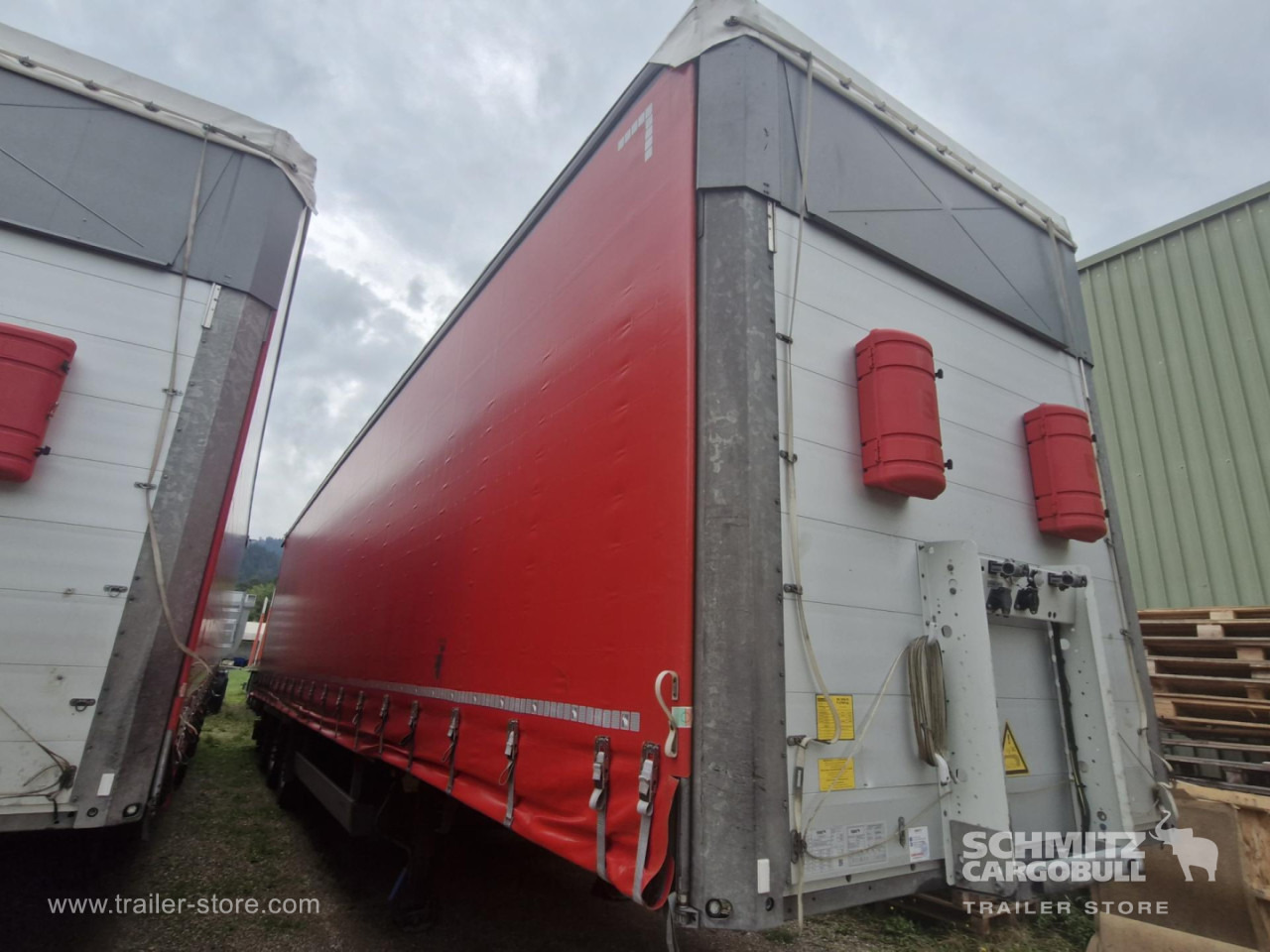 SCHMITZ Curtainsider Varios - Semi-remorque rideaux coulissants: photos 1 SCHMITZ Curtainsider Varios - Semi-remorque rideaux coulissants: photos 1