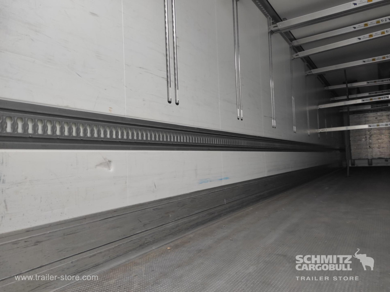SCHMITZ Напівпричіп Стандартний - Semi-remorque isothermique: photos 4 SCHMITZ Напівпричіп Стандартний - Semi-remorque isothermique: photos 4