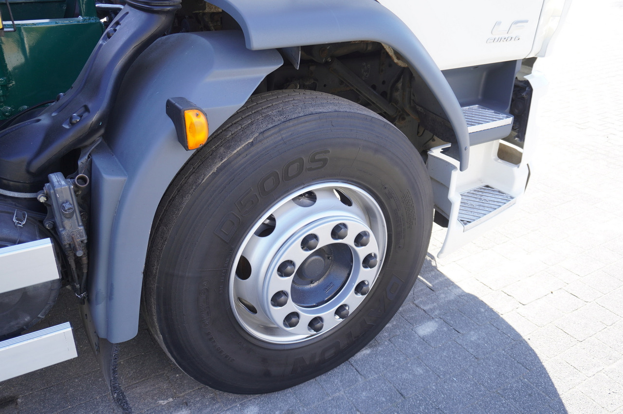 Camion multibenne, Camion grue DAF LF 18.310 E6 / Skip loader Fornal NKR 130V / HDS HMF 735 K2 / Manual gearbox: photos 23 Camion multibenne, Camion grue DAF LF 18.310 E6 / Skip loader Fornal NKR 130V / HDS HMF 735 K2 / Manual gearbox: photos 23