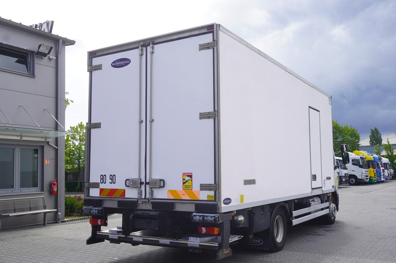 DAF LF 220 / Refrigerator 16 EPAL Multitemp / Carrier Supra 1150 MT / Palfinger 1500 kg - Camion frigorifique: photos 3 DAF LF 220 / Refrigerator 16 EPAL Multitemp / Carrier Supra 1150 MT / Palfinger 1500 kg - Camion frigorifique: photos 3