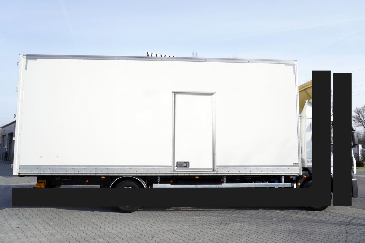 Giraudon 120.190 - Carrosserie fourgon: photos 1 Giraudon 120.190 - Carrosserie fourgon: photos 1