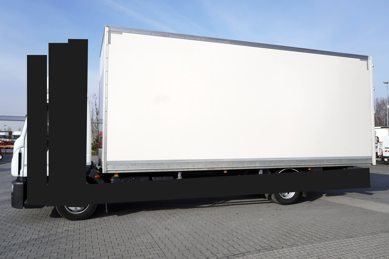 Giraudon 120.190 - Carrosserie fourgon: photos 2 Giraudon 120.190 - Carrosserie fourgon: photos 2