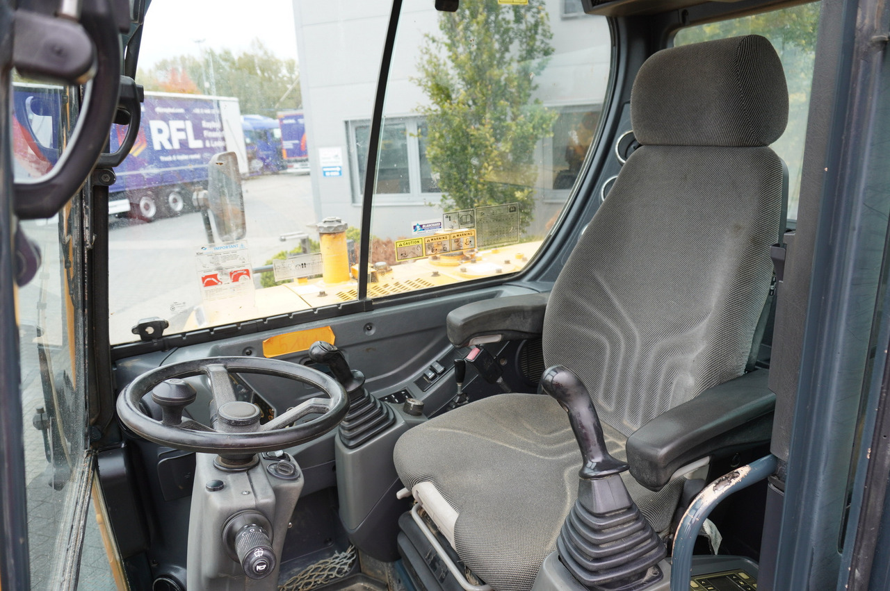 Pelle sur pneus Hyundai Robex 55W-9 Wheeled Excavator 5.5t / 2 unit: photos 12