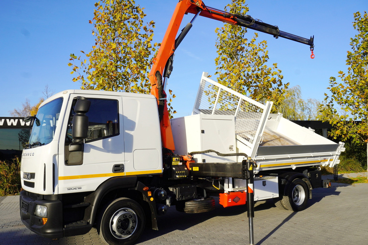 IVECO Eurocargo 120E18 Crane Palfinger / 3-way tipper / sleeper cab - Camion grue: photos 3 IVECO Eurocargo 120E18 Crane Palfinger / 3-way tipper / sleeper cab - Camion grue: photos 3