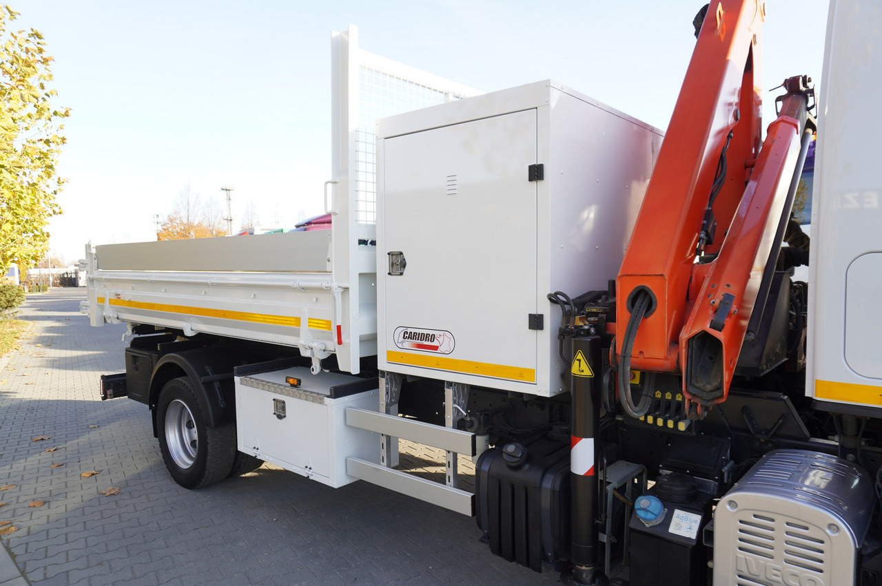 Camion plateau, Camion grue IVECO Eurocargo 120E18 Crane Palfinger / 3-way tipper / sleeper cab: photos 22