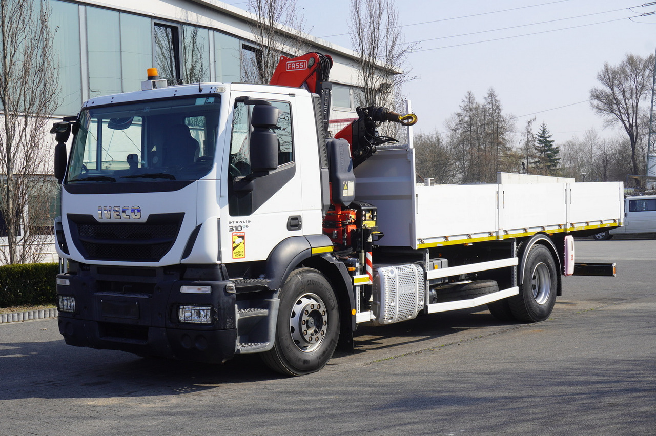 IVECO STRALIS 310 E6 / HDS FASSI 155 6.2 T / 250 thousand km - Camion plateau, Camion grue: photos 2 IVECO STRALIS 310 E6 / HDS FASSI 155 6.2 T / 250 thousand km - Camion plateau, Camion grue: photos 2