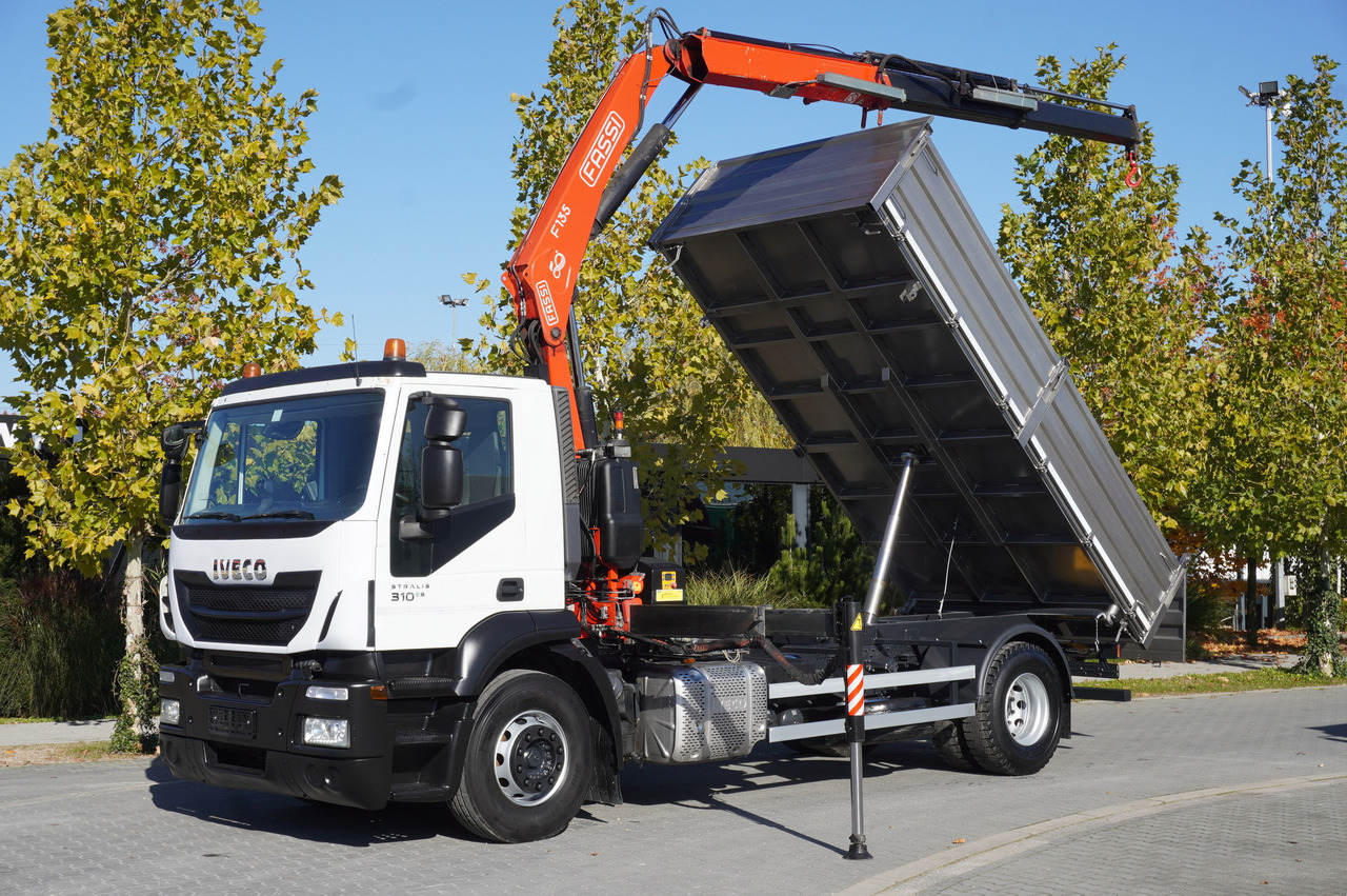 IVECO Stralis 310 E6 / NEW 3-sided tipper / Fassi F135 crane with remote control - Camion grue: photos 1 IVECO Stralis 310 E6 / NEW 3-sided tipper / Fassi F135 crane with remote control - Camion grue: photos 1
