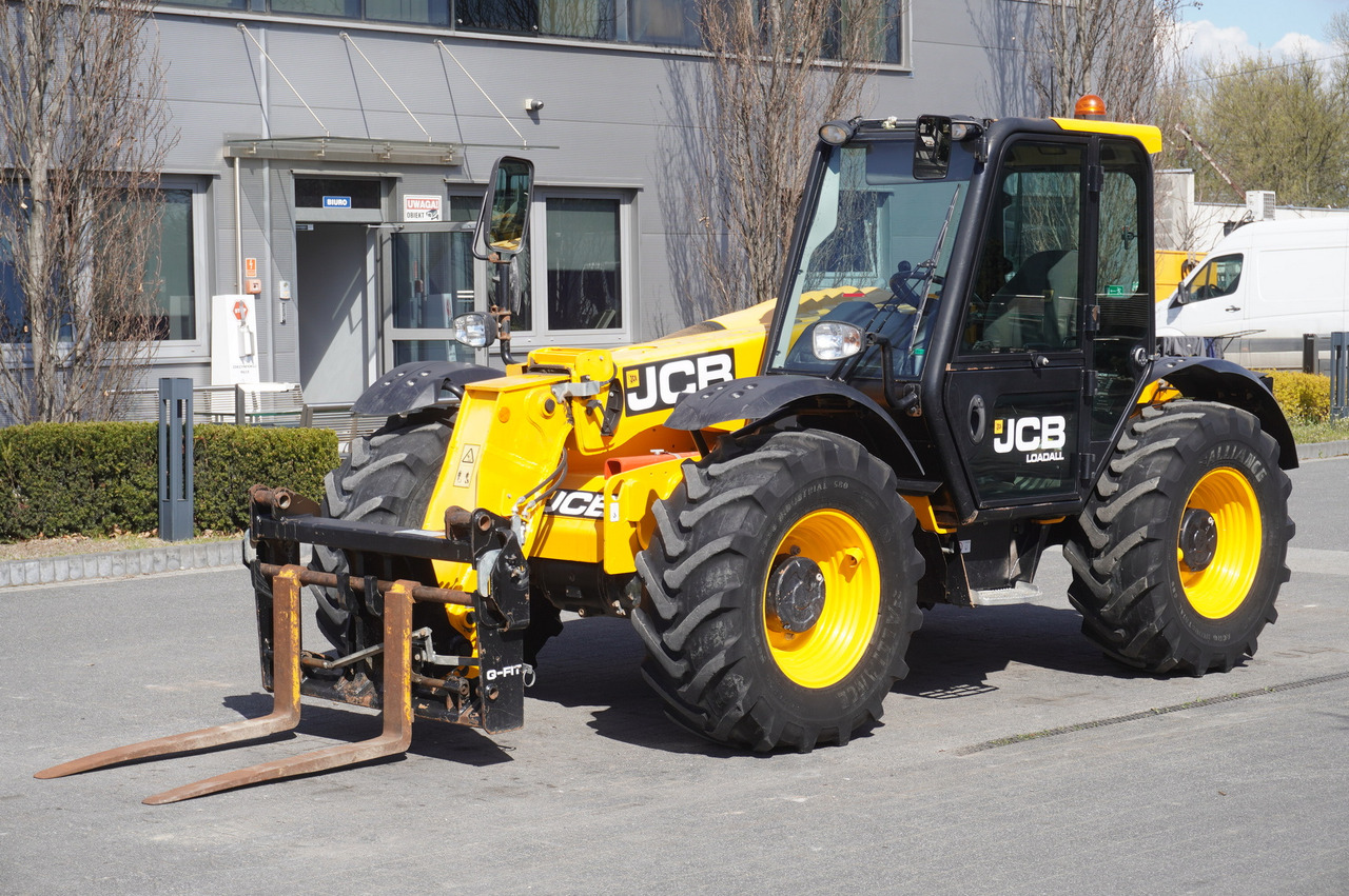 JCB 526-56 AGRI Plus / 5.6 m telescopic loader / joystick - Chargeuse sur pneus télescopique: photos 3 JCB 526-56 AGRI Plus / 5.6 m telescopic loader / joystick - Chargeuse sur pneus télescopique: photos 3