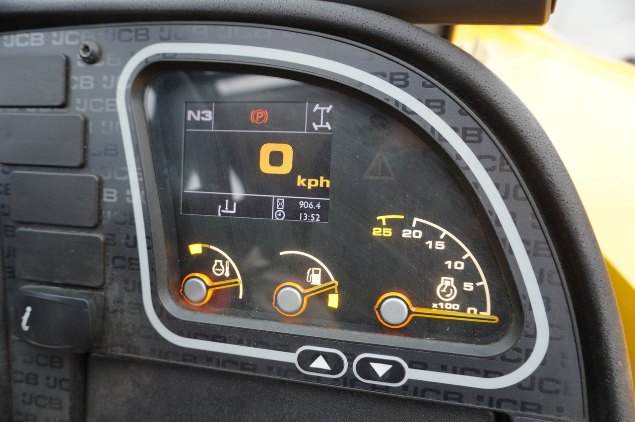 JCB 531-70 / 900 MTH telescopic charger! / 3.1 T / 7 M - Chargeuse sur pneus télescopique: photos 2 JCB 531-70 / 900 MTH telescopic charger! / 3.1 T / 7 M - Chargeuse sur pneus télescopique: photos 2
