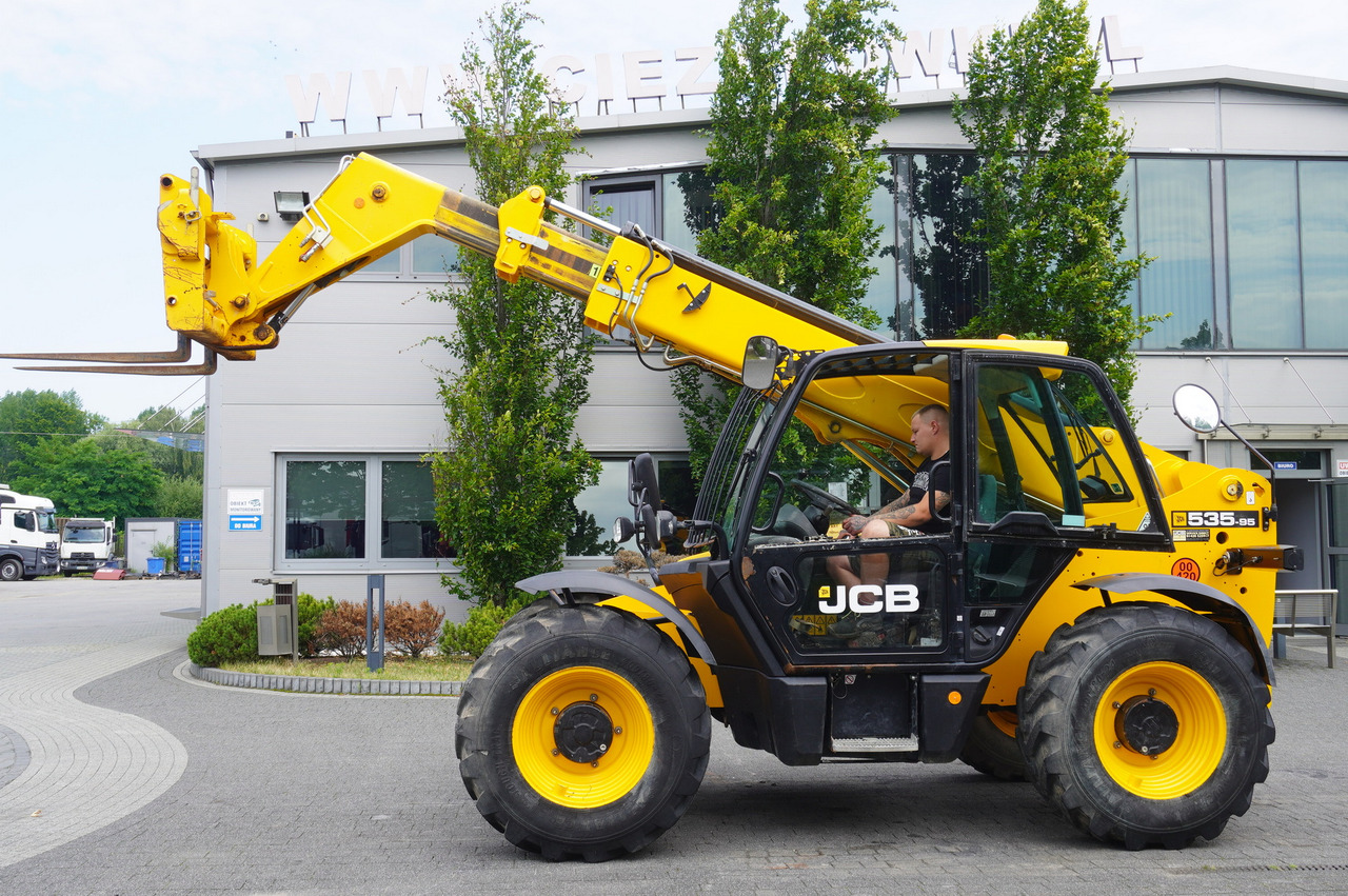 JCB 535-95 / 3.5 T / range 9.5 m / joystick / 2021 - Chariot télescopique: photos 2 JCB 535-95 / 3.5 T / range 9.5 m / joystick / 2021 - Chariot télescopique: photos 2