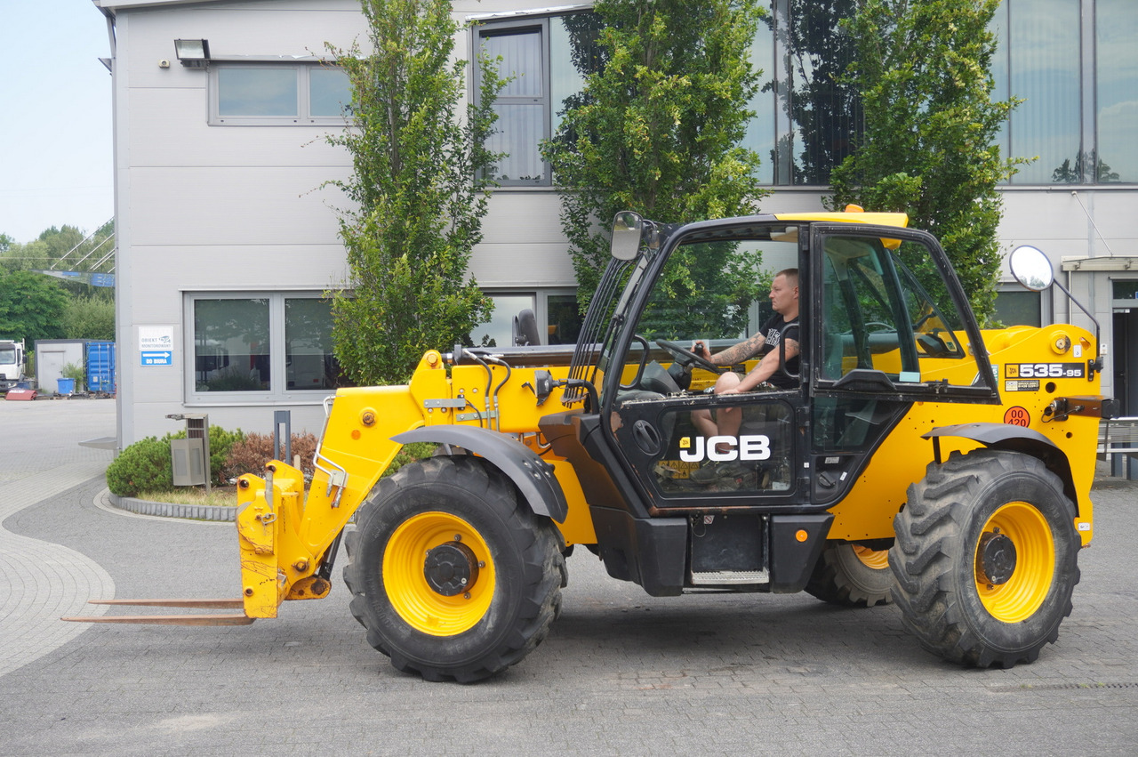 Chargeuse sur pneus télescopique JCB 535-95 / 3.5 T / range 9.5 m / joystick / 2021: photos 13
