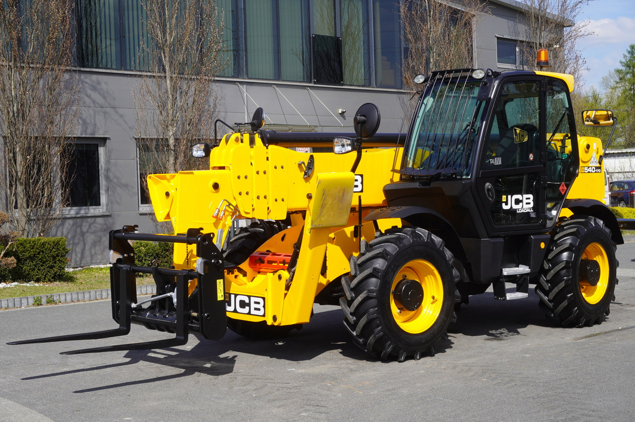 JCB 540-170 Telescopic Loader / 17m / joystick - Chargeuse sur pneus: photos 3 JCB 540-170 Telescopic Loader / 17m / joystick - Chargeuse sur pneus: photos 3