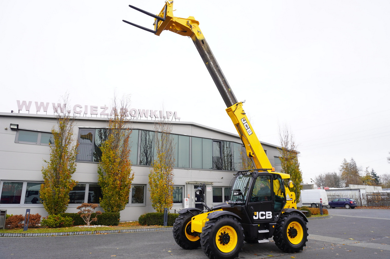 JCB 560-80 / 6 ton lifting capacity / power 146 HP - Chargeuse sur pneus: photos 1 JCB 560-80 / 6 ton lifting capacity / power 146 HP - Chargeuse sur pneus: photos 1