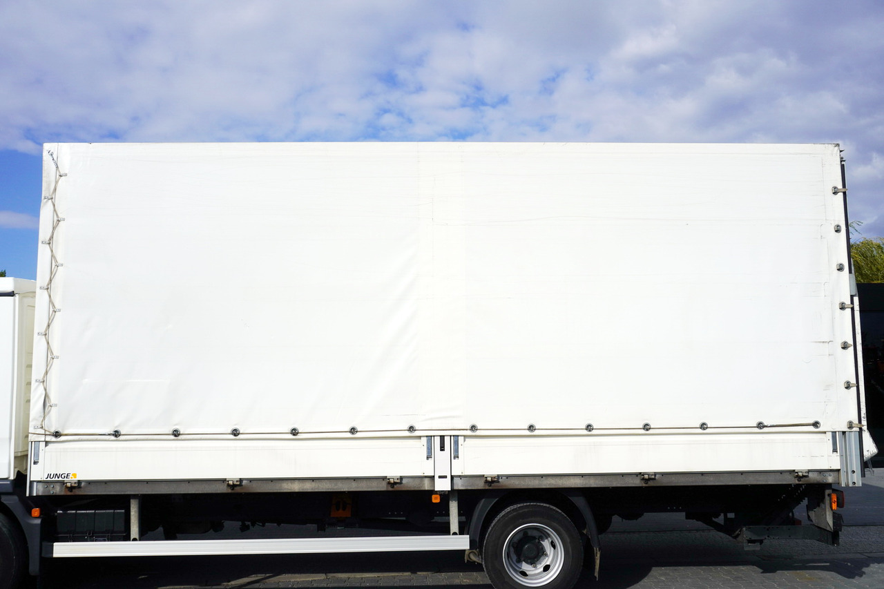 JUNGE Tarpaulin body + lift Dhollandia 1000 kg - Carrosserie bâchee: photos 3 JUNGE Tarpaulin body + lift Dhollandia 1000 kg - Carrosserie bâchee: photos 3