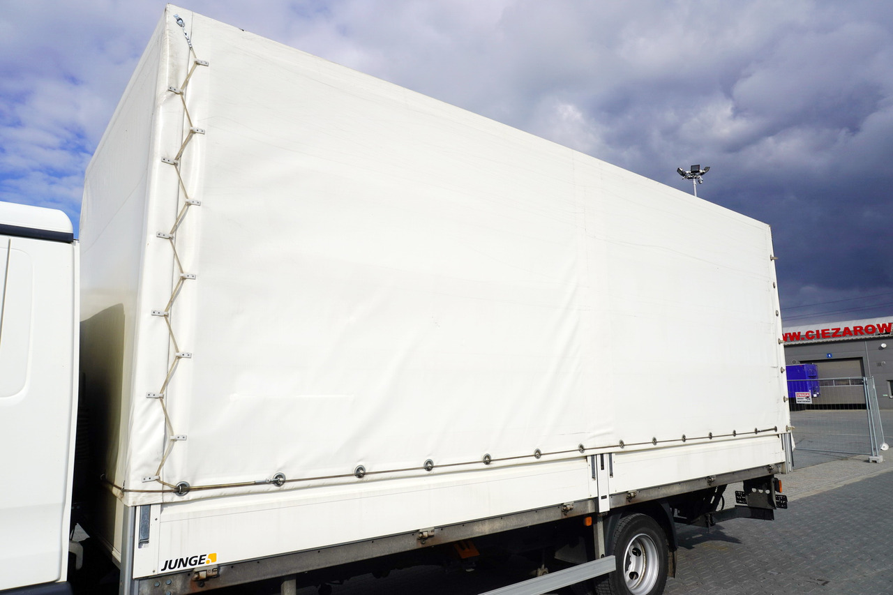 JUNGE Tarpaulin body + lift Dhollandia 1000 kg - Carrosserie bâchee: photos 2 JUNGE Tarpaulin body + lift Dhollandia 1000 kg - Carrosserie bâchee: photos 2