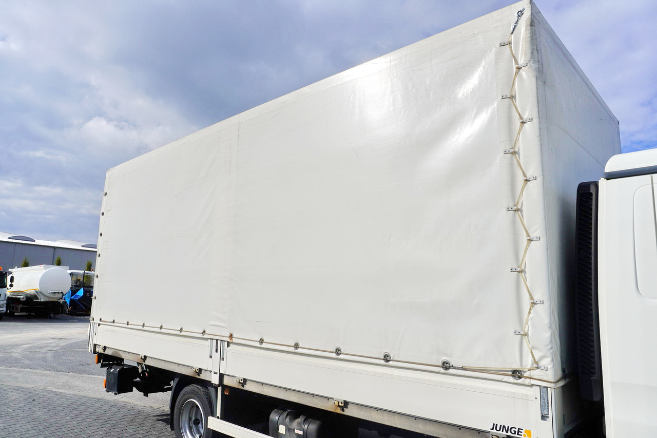 JUNGE Tarpaulin body + lift Dhollandia 1000 kg - Carrosserie bâchee: photos 5 JUNGE Tarpaulin body + lift Dhollandia 1000 kg - Carrosserie bâchee: photos 5