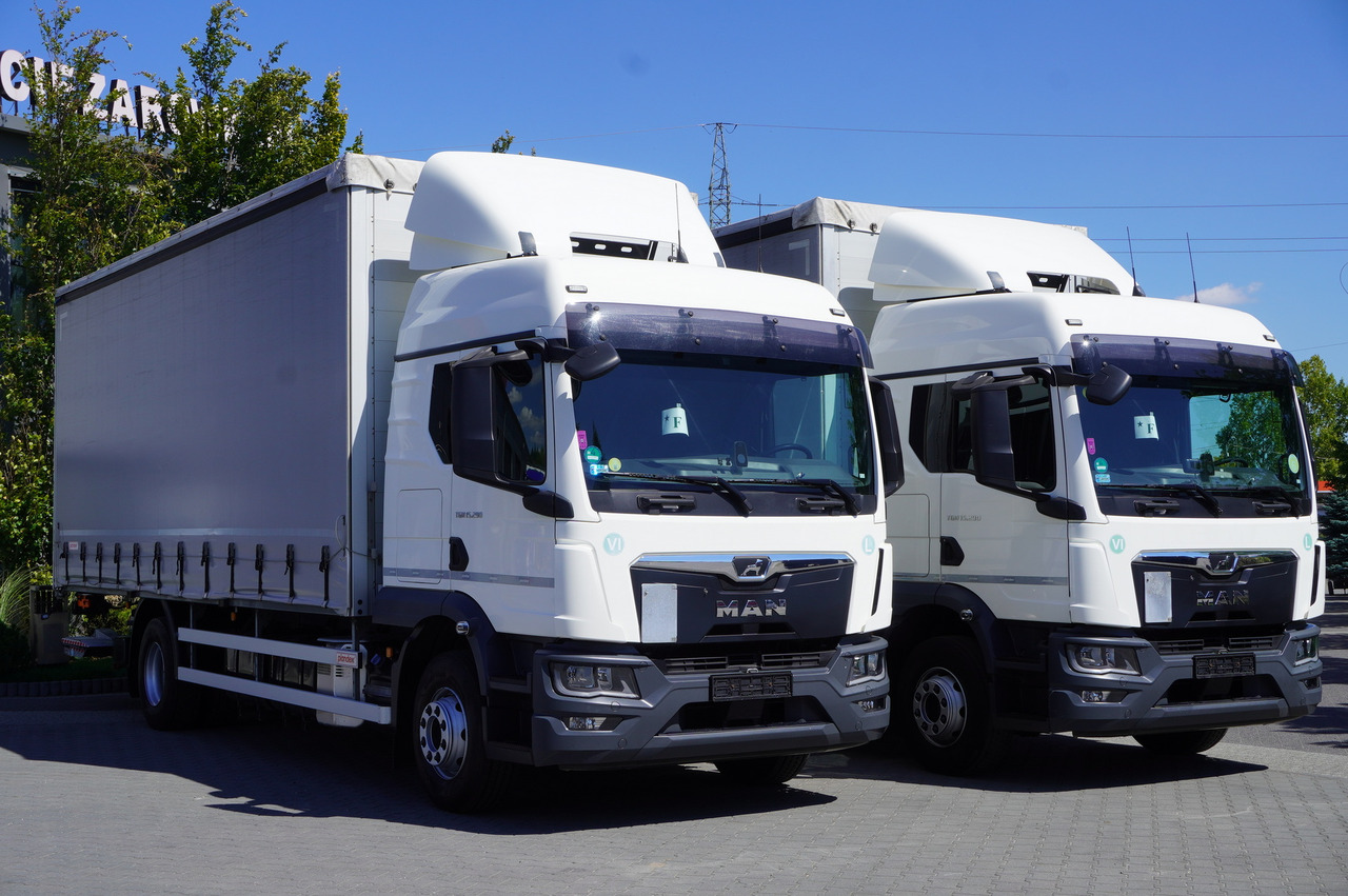MAN TGM 15.290 Curtainsider / Glob / Manual / 2 beds / 17 EPAL - Camion à rideaux coulissants: photos 1 MAN TGM 15.290 Curtainsider / Glob / Manual / 2 beds / 17 EPAL - Camion à rideaux coulissants: photos 1